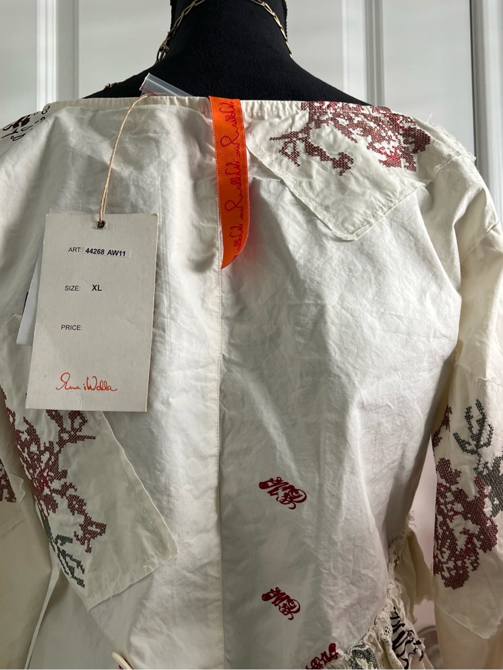Women's Cream Ruffle Button-Front Blouse with Floral Print XL - Picture 8 of 10